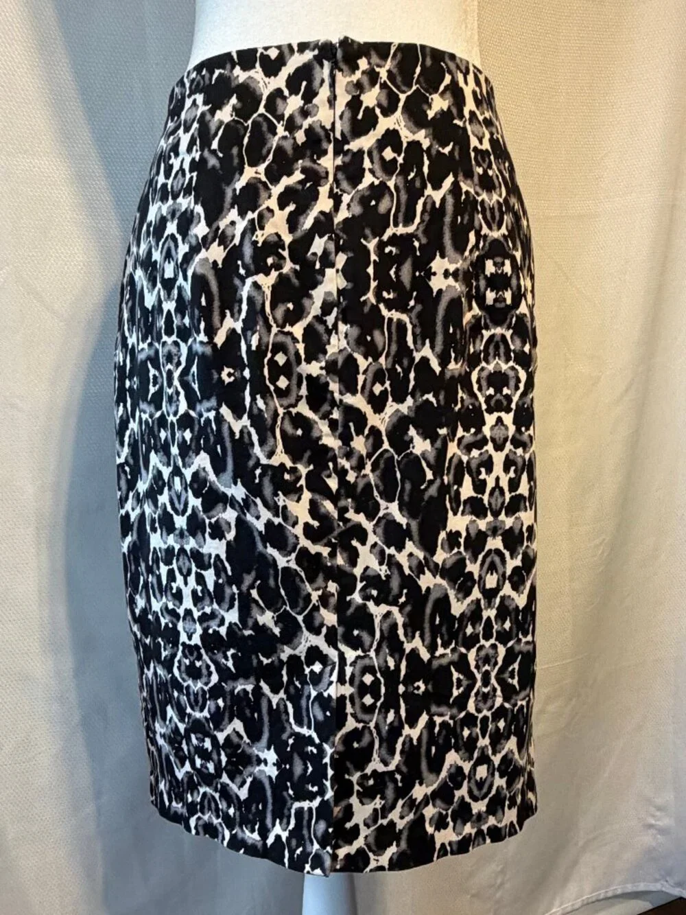 Mossimo Leopard Print Black/White/Gray Pencil Skirt Size 16